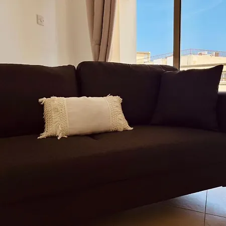 Boho Sun Retreat - Airy 2br - Walk2beach - Lárnaka