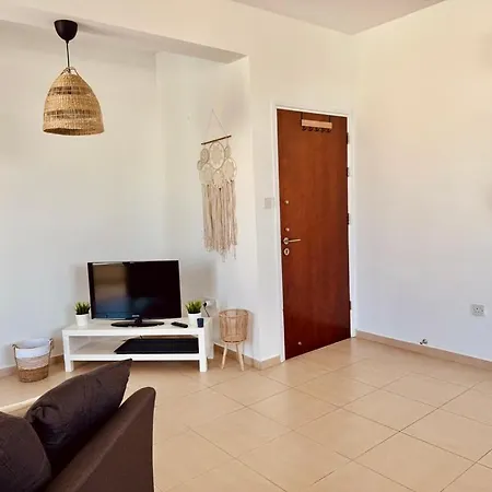 Apartman Boho Sun Retreat - Airy 2br - Walk2beach - Lárnaka