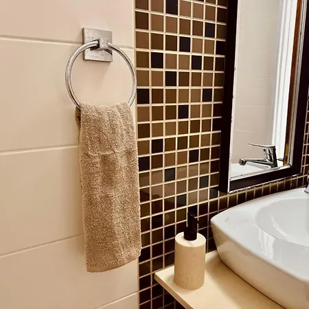 Boho Sun Retreat - Airy 2br - Walk2beach - Apartman Lárnaka