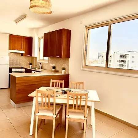Boho Sun Retreat - Airy 2br - Walk2beach - Apartman Lárnaka